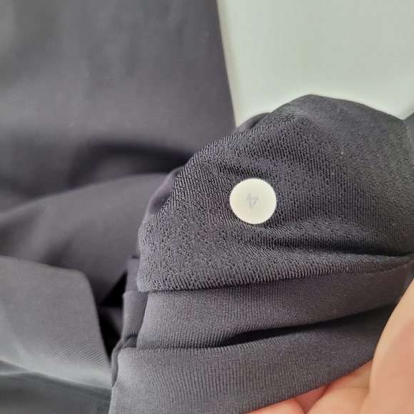 LULULEMON Hot to street mesh crop leggings… - Picture 5 of 8